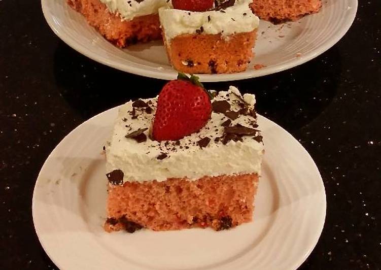 Recipe of Speedy Fresh Strawberry Chip Cake with Lemon Cream Frosting