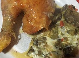 Una foto de Revuelto de zapallito, berenjenas y pollo al horno