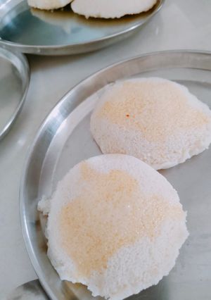 सॉफ्ट इडली (soft idli recipein Hindi) रेसिपी मुख्य फोटो