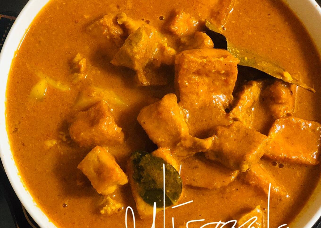 5. Arsik Daging dan Tahu