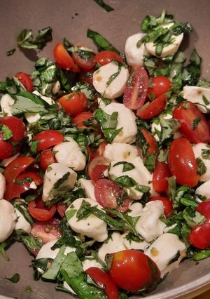 Una foto de Ensalada Mediterránea