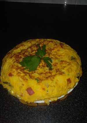 Una foto de Tortilla de bacalao y verduras