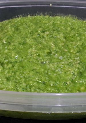 A picture of Pesto sauce with cashew nuts.