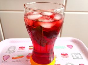 Foto principal de Refresco de hibisco y hierbabuena