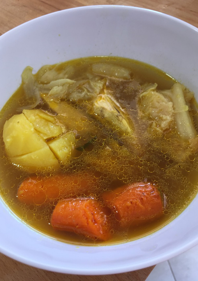 Una foto de Sopa de pollo muy curativa
