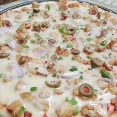 A picture of BBQ Pizza.