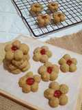 Cookies Tepung Sorghum Bentuk Bunga