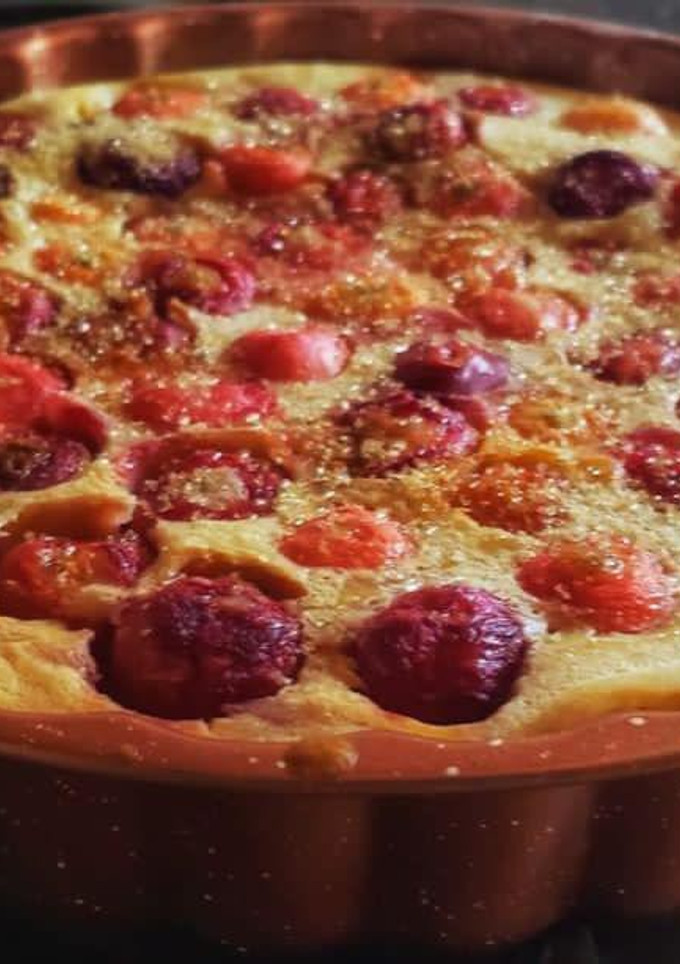 Una foto de Clafouti de cereza