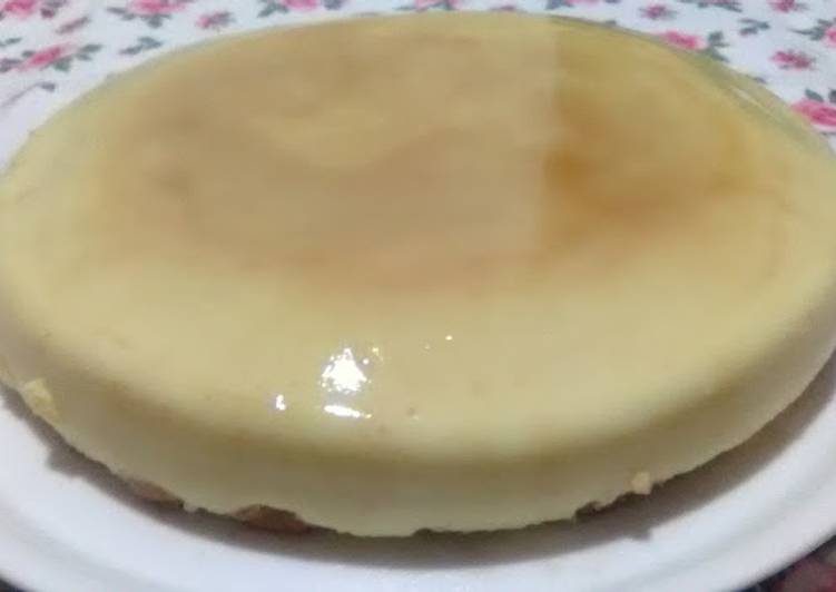 Tarta de limón con leche evaporada y base de bizcochos (sin horno)