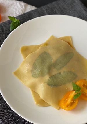 A picture of Tribute to Gualtiero Marchesi: The Open Ravioli.