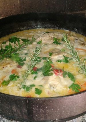 Una foto de Pollo al disco con crema y vino blanco
