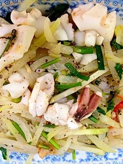 Hình của món Mực ống xào su hào.