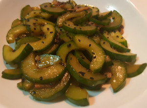 Foto principal de Salteado de pepino holandés estilo asiático