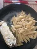PENNE RIGATE con un delicioso pepino relleno rebozado de queso mozzarella