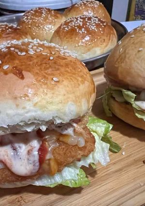 A picture of AmericanHomemade fish burgers.