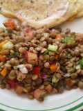 Ensalada de lentejones con confeti de vegetales