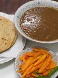 Sabat Maha(urad,Black lentils),Roti n Carrots