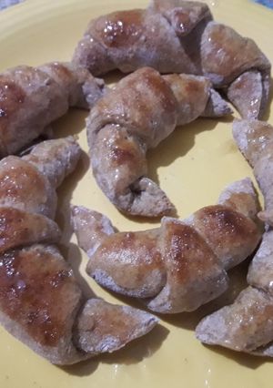 Una foto de Medialunas saludables dulces