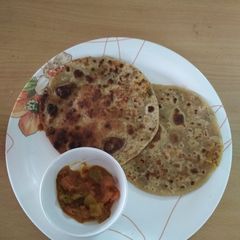 A picture of Besan and Methi ka Paratha.