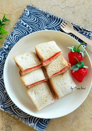Foto resep Roti Tawar Kukus Stroberi