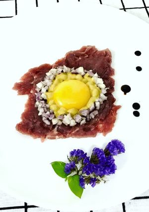 Hình của món Steak Tartare.