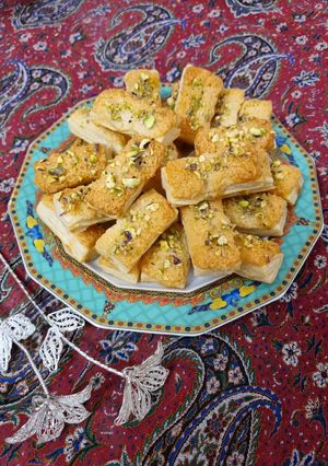 عکسی از دستور شیرینی نارگیلی با خمیر هزارلایه