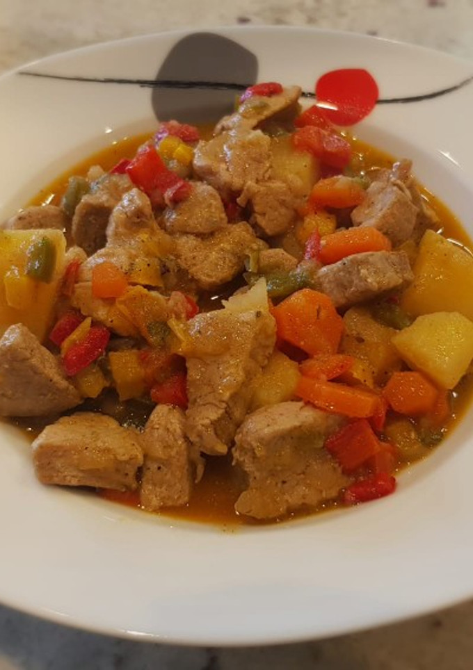 Una foto de Estofado de cerdo al ron con verduras + receta aprovechamiento