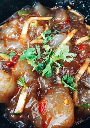 A picture of Chinese Jelly Noodles in Chilly Oil.
