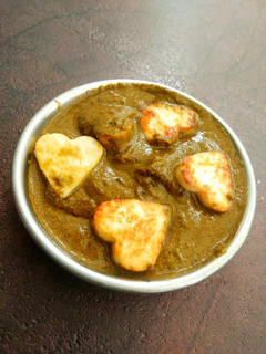 પાલક પનીર(palak paneer recipe in Gujarati) રેસીપી મુખ્ય ફોટો