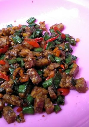 Foto resep Oseng kacang panjang tempe pedass