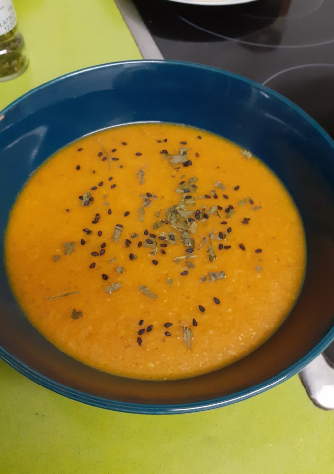 Una foto de Crema de zanahorias y portobellos
