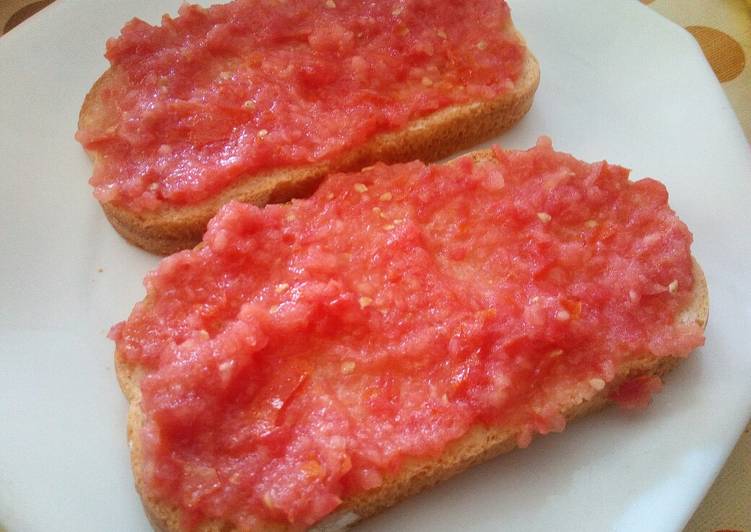 Tostadas con tomate natural