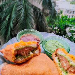 A picture of Bread Pakoda.