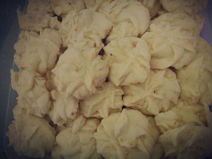 Resep Kue kering sagu keju lumer yang Enak