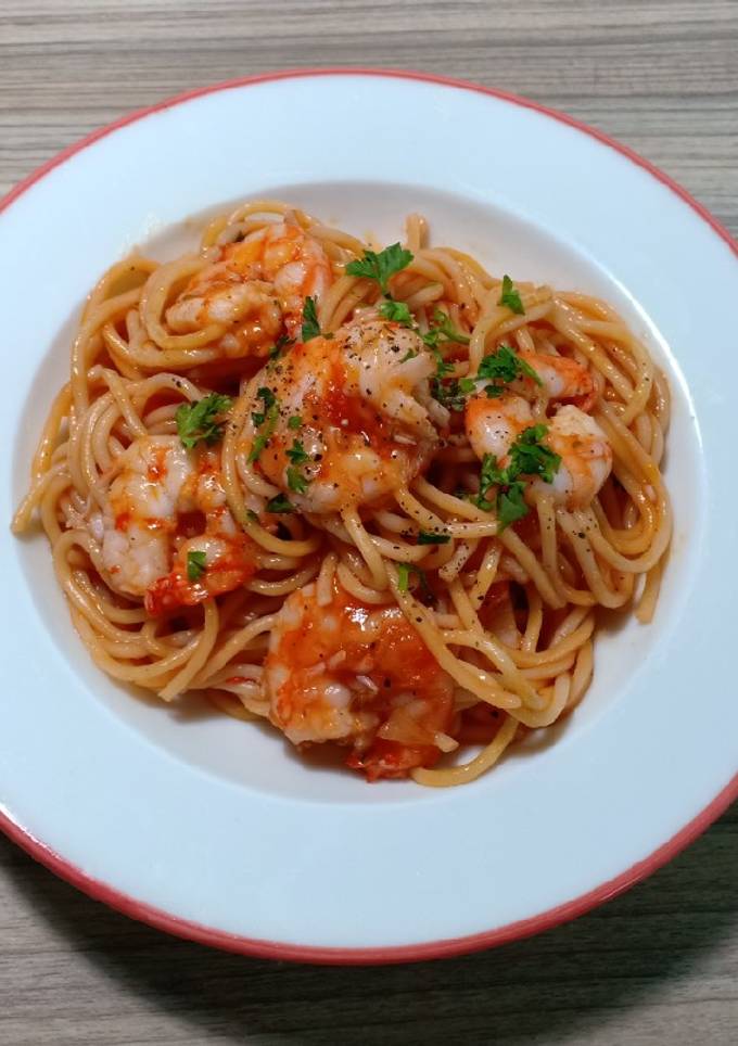 Hình của món Mì Spaghetti xiên tôm sốt cà chua.