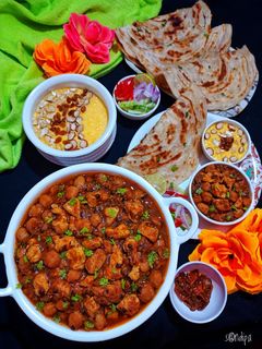 চিকেন চানা মশলা (Chicken Chana Masala recipe in Bengali) রেসিপির প্রধান ছবি