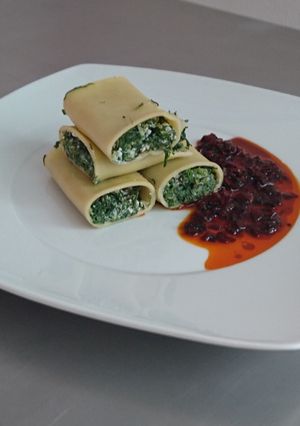 Una foto de Canelones glaseados en salsa a los tres chiles