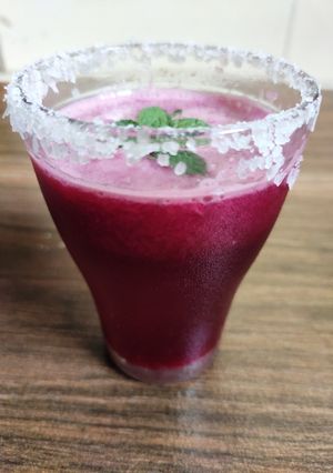 पोमेग्रेनेट लेमोनेड (Pomegranate Lemonade Recipe in hindi) रेसिपी मुख्य फोटो