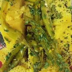A picture of Khaman dhokala.