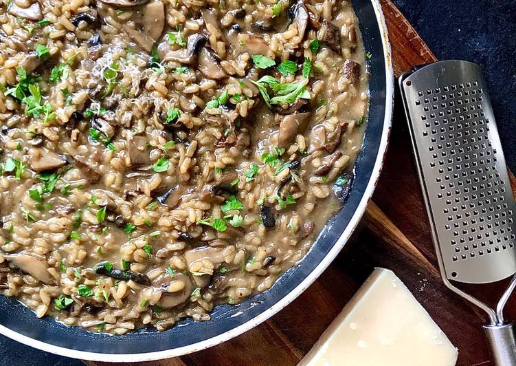 Recipe of Any-night-of-the-week Date Night Porcini &amp; Prosecco Risotto ♥️🥂