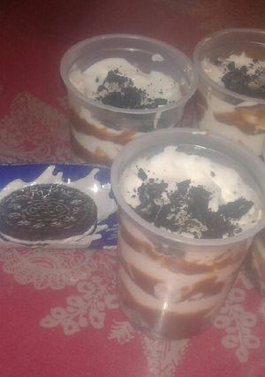Una foto de Postres Oreos en potes