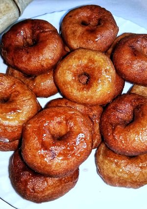 A picture of Donasi laini za sukari/ sugar coated whole wheat doughnuts.