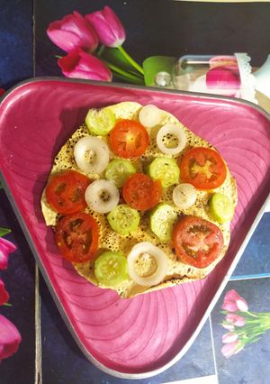 સલાડ પાપડ(salad papad recipe in Gujarati) રેસીપી મુખ્ય ફોટો