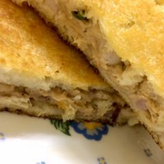A picture of Tuna sandwich.