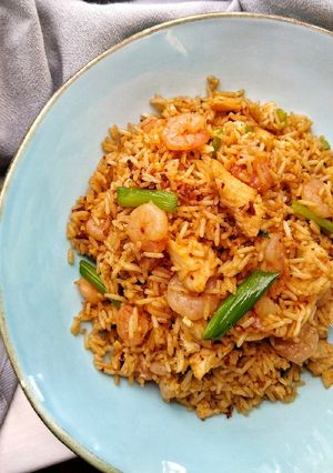 A picture of Shrimp & Chicken Fried Rice.