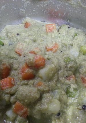 A picture of Green vegetable korma.