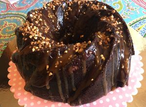 Foto principal de Bundt Cake de chocolate con nueces y amaretto