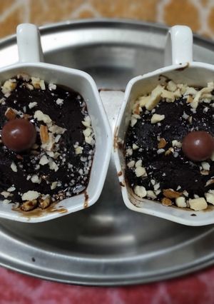 મગ બ્રાઉની (Mug brownie recipe in Gujarati) રેસીપી મુખ્ય ફોટો