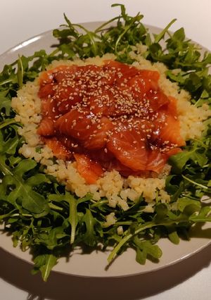 A picture of Sashimi coliflower salad.