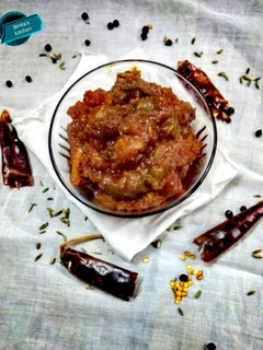 ગોળ કેરી નું અથાણું (Gol Keri Athanu Recipe In Gujarati) રેસીપી મુખ્ય ફોટો